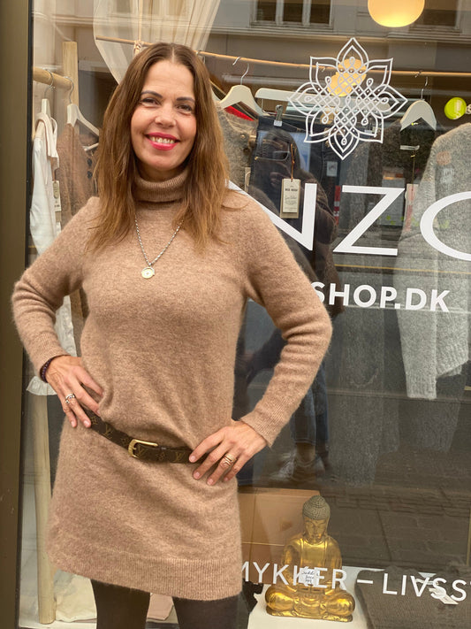 Sibin Linnebjerg Madena Strik Kjole - Camel